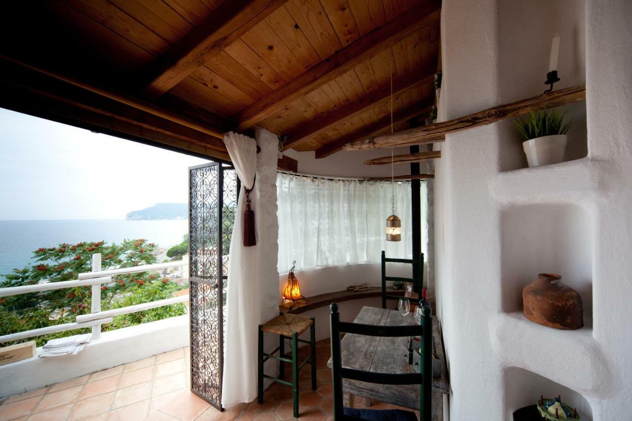 Soqquadro Art&Relax - Spotorno Apartment ภายนอก รูปภาพ